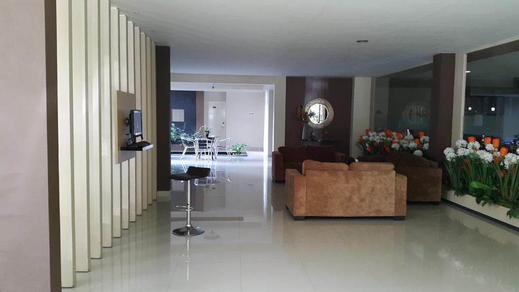 Jhoanie Hotel Tomohon Exterior photo